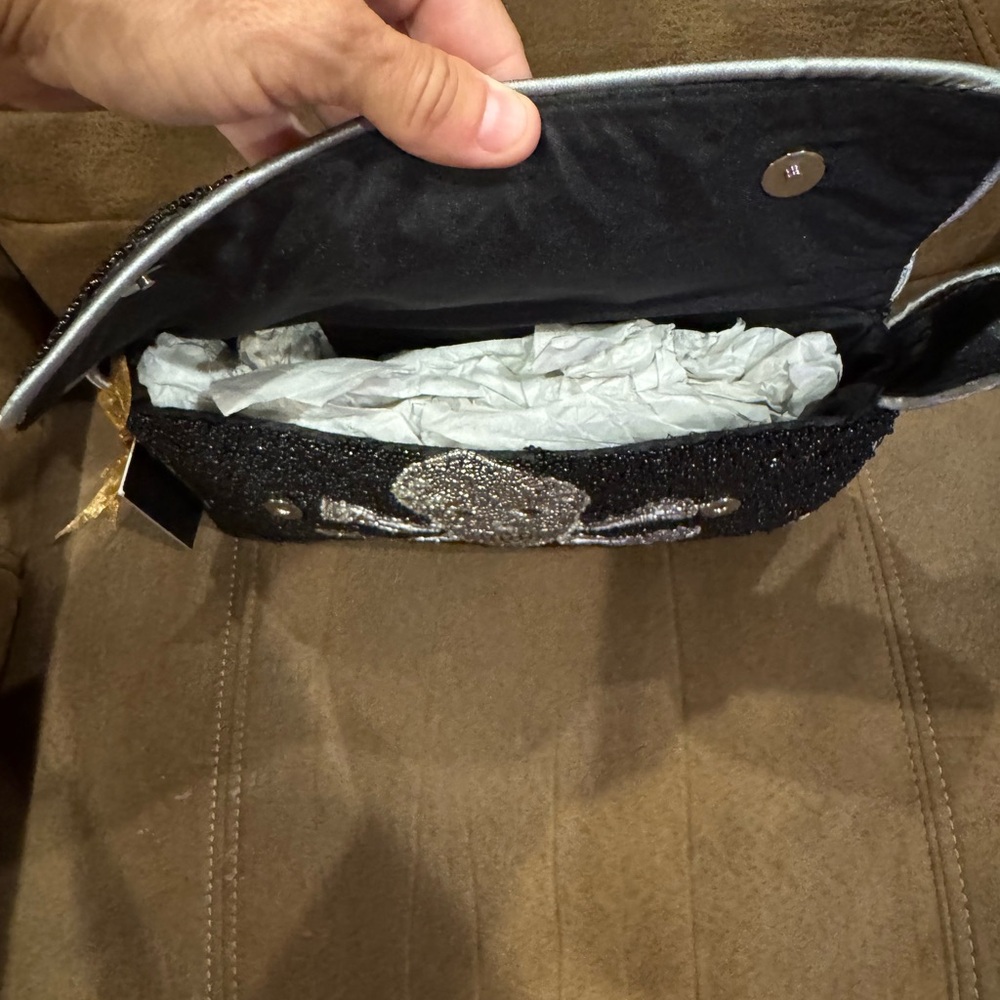 Viral Beaded Skull Bag - Picture 5 of 5